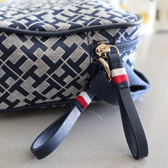 Tommy Hilfiger Crossbody Fabric Bag - Picture 7 of 13